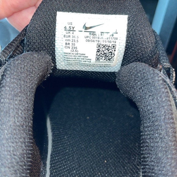 Nike Air Max 270 React Sneakers - Picture 5 of 7